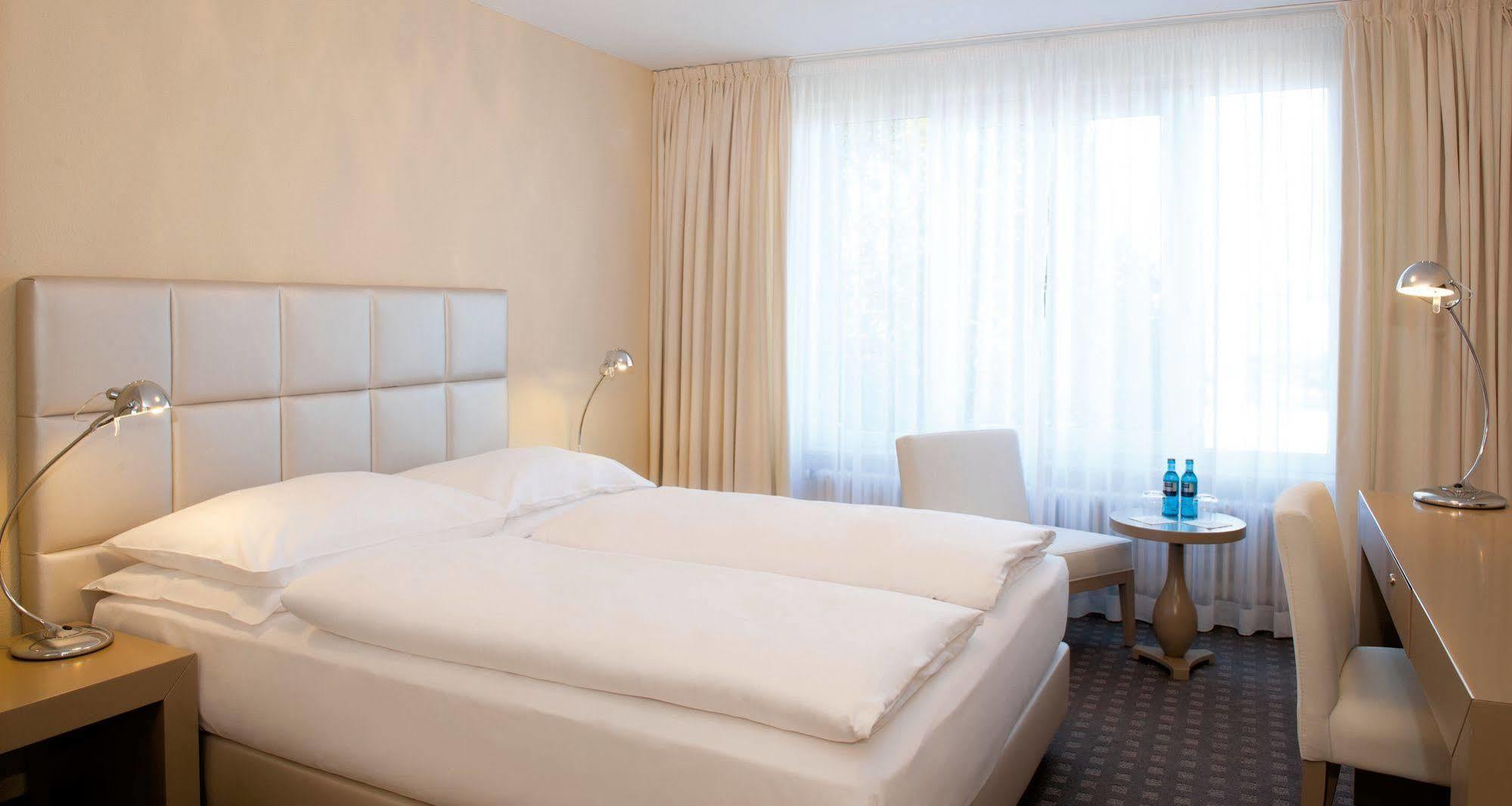 Victor'S Residenz-Hotel Muenchen Unterschleissheim Extérieur photo